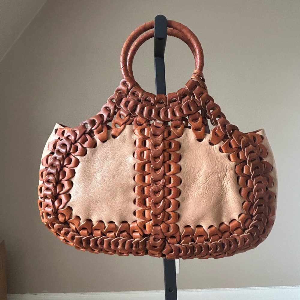 Isabella Fiore Flower Child Marc Bag - Picture 2 of 13